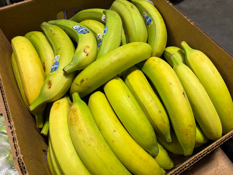 Caisse complète de bananes plantain